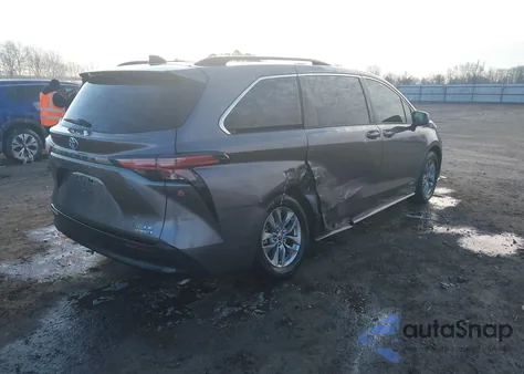 2021 Toyota Sienna Le z USA, uszkodzony, nr VIN 5TDKRKEC6MS024898
